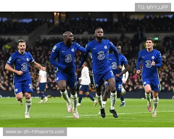 切尔西通过边路长驱直入不断制造机会